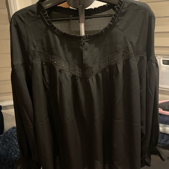 Fantastic lightweight Black sheer-ish shirt with ruffle sleeve Size 3X NWT - Picture 5 of 7